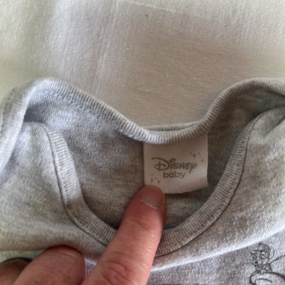 Disney - Gray Dumbo Short Sleeve Bodysuit Onesie - Picture 3 of 4